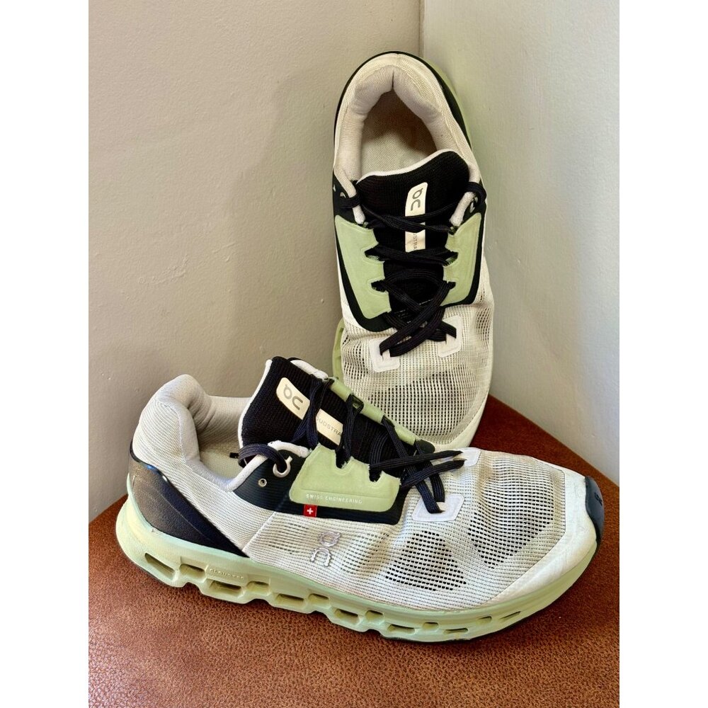 On Cloudstratus White Black Sage Green Running Shoes 39.98997 Womens Size 8 READ